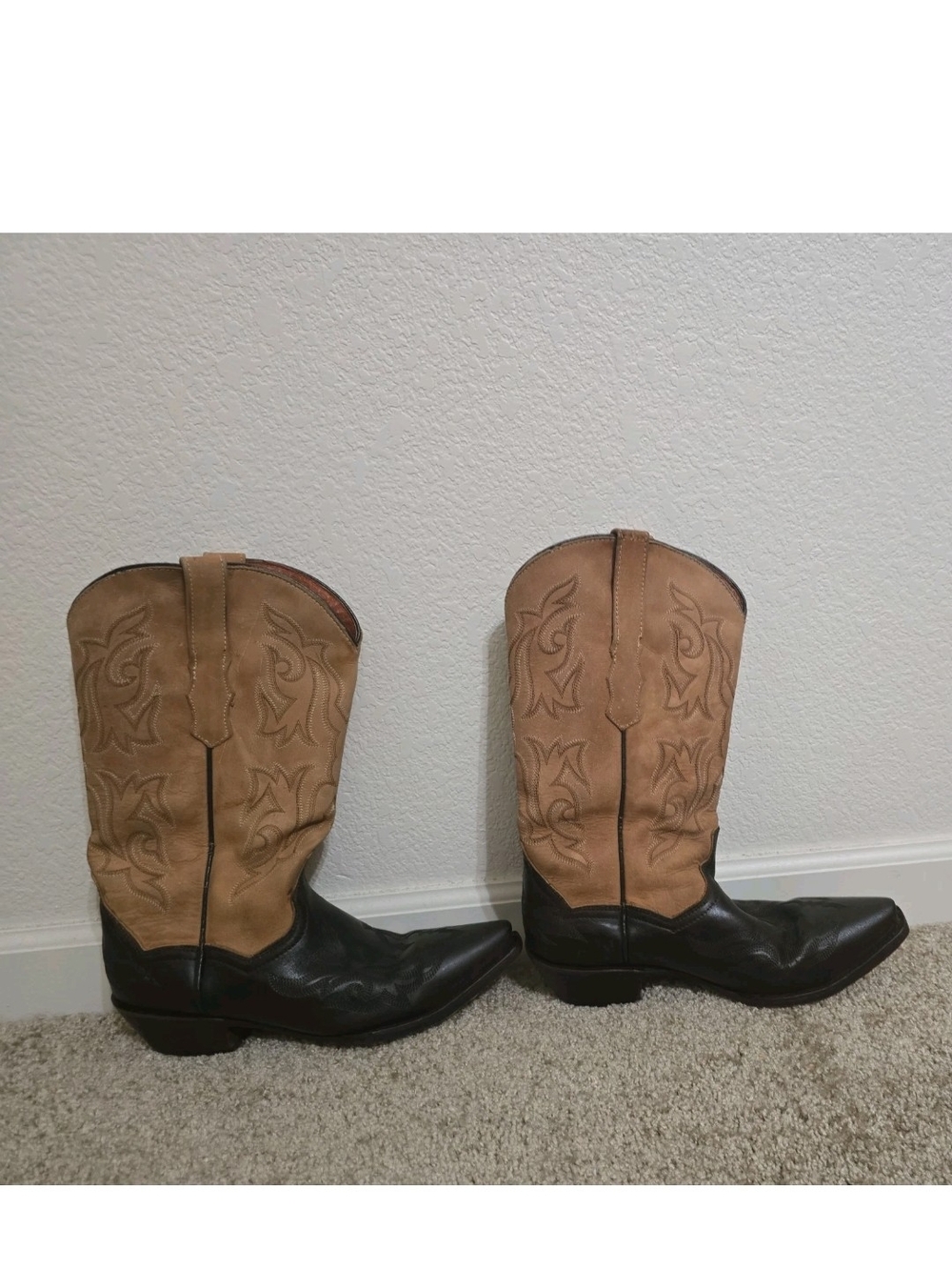 Classic Two-Tone Western Cowboy Boots - Tan and Brown